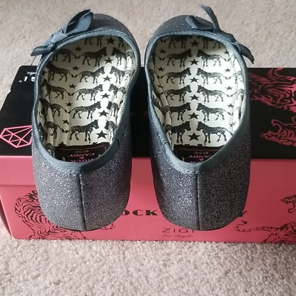 Sparkly slip ons - Picture 4 of 4